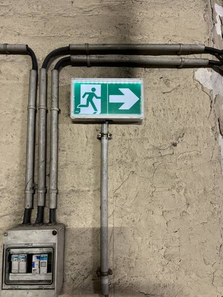 Avant/après pour le remplacement d'un bloc autonome de sécurité à Strasbourg