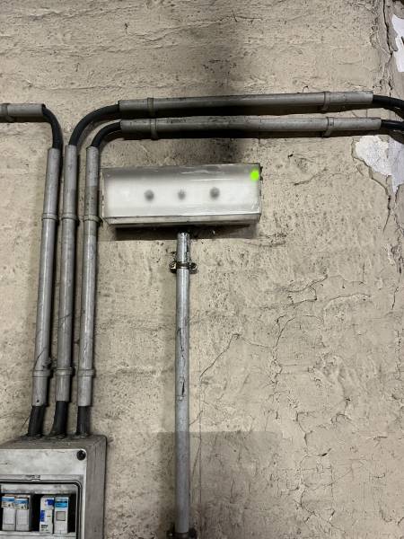 Avant/après pour le remplacement d'un bloc autonome de sécurité à Strasbourg